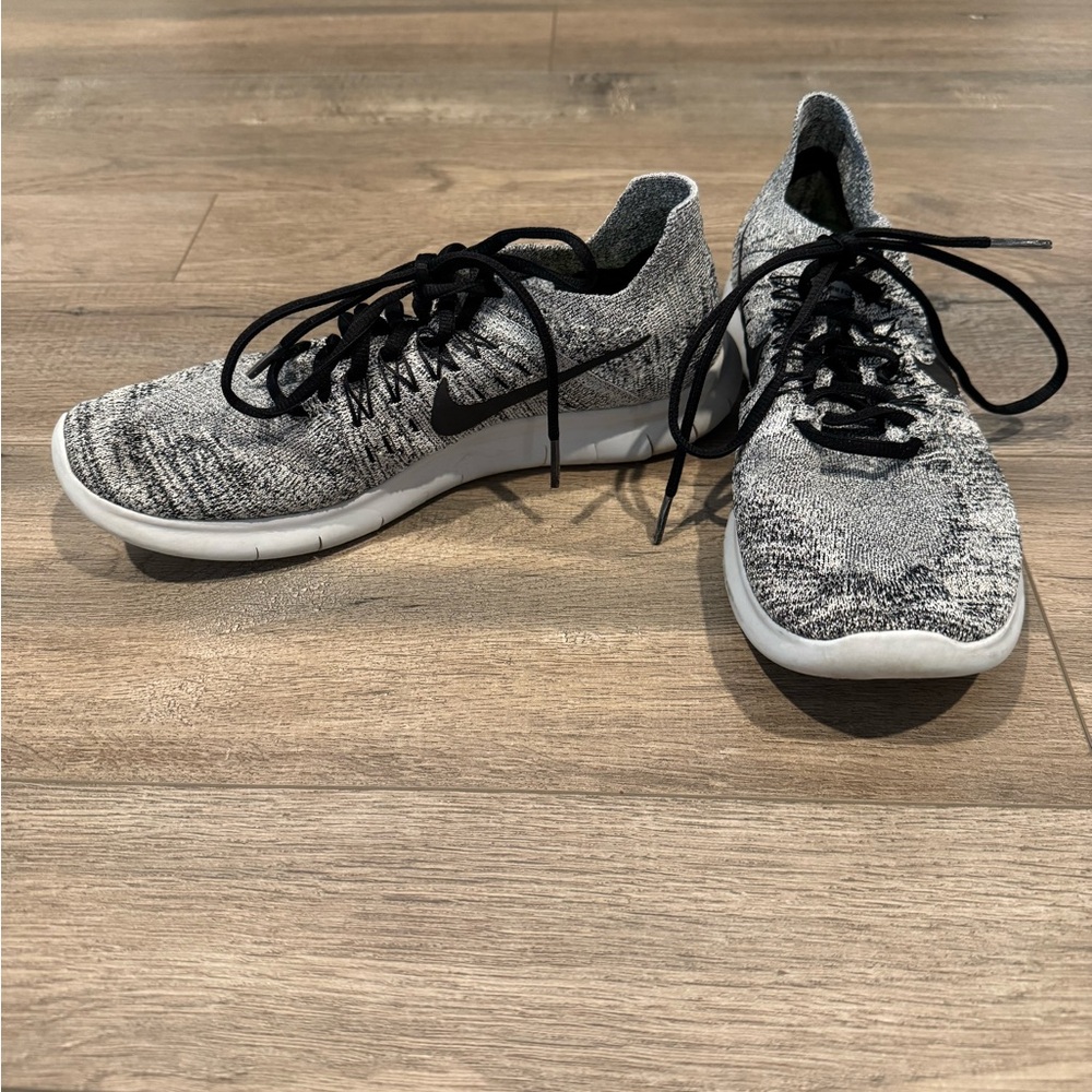 Nike Black and White Sneakers